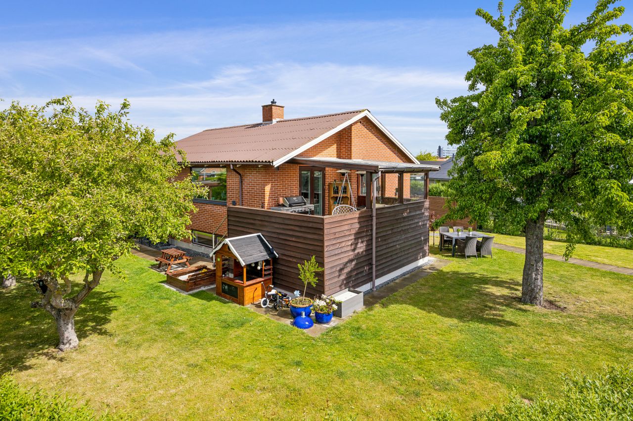 Ejendomsbillede 2 af 24