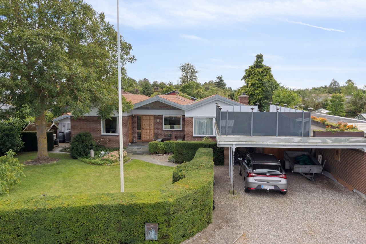 Ejendomsbillede 2 af 33