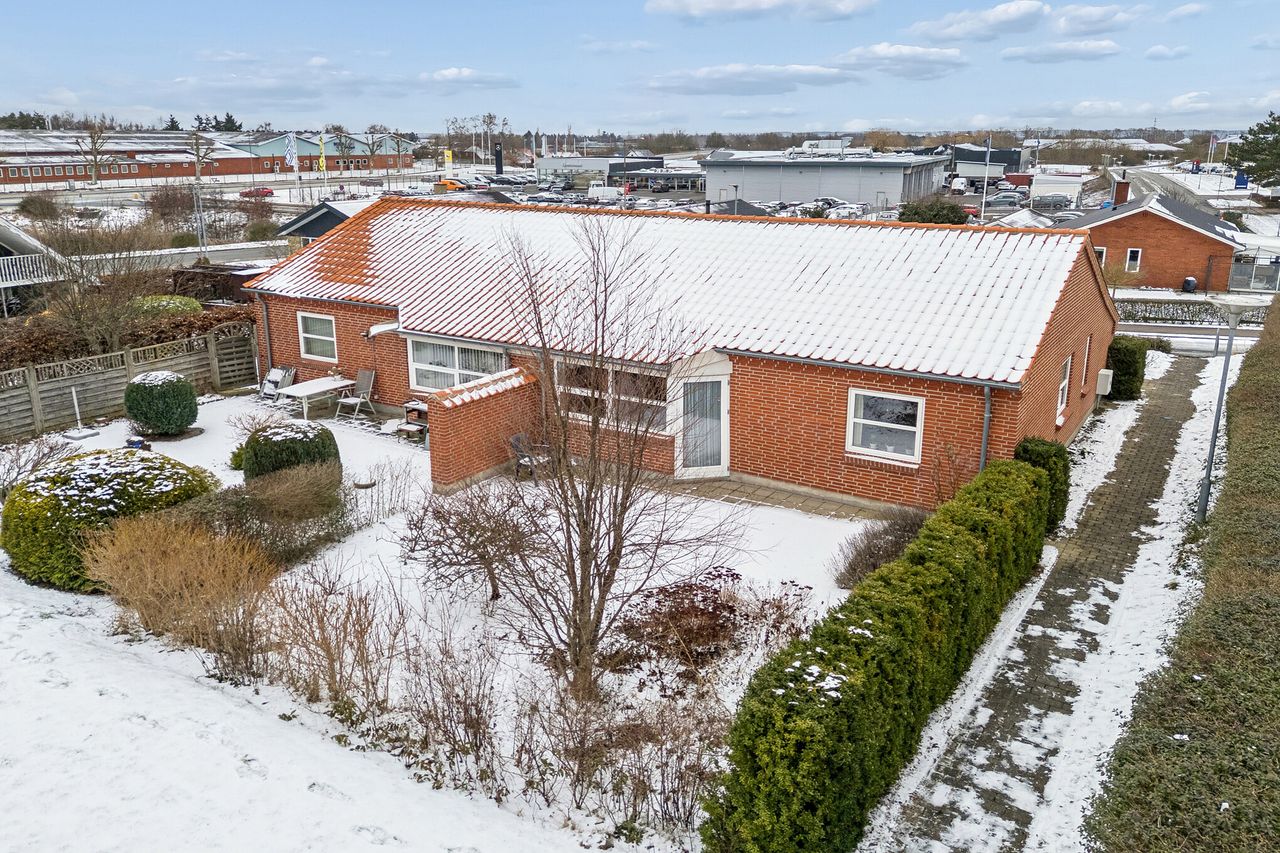 Ejendomsbillede 2 af 23