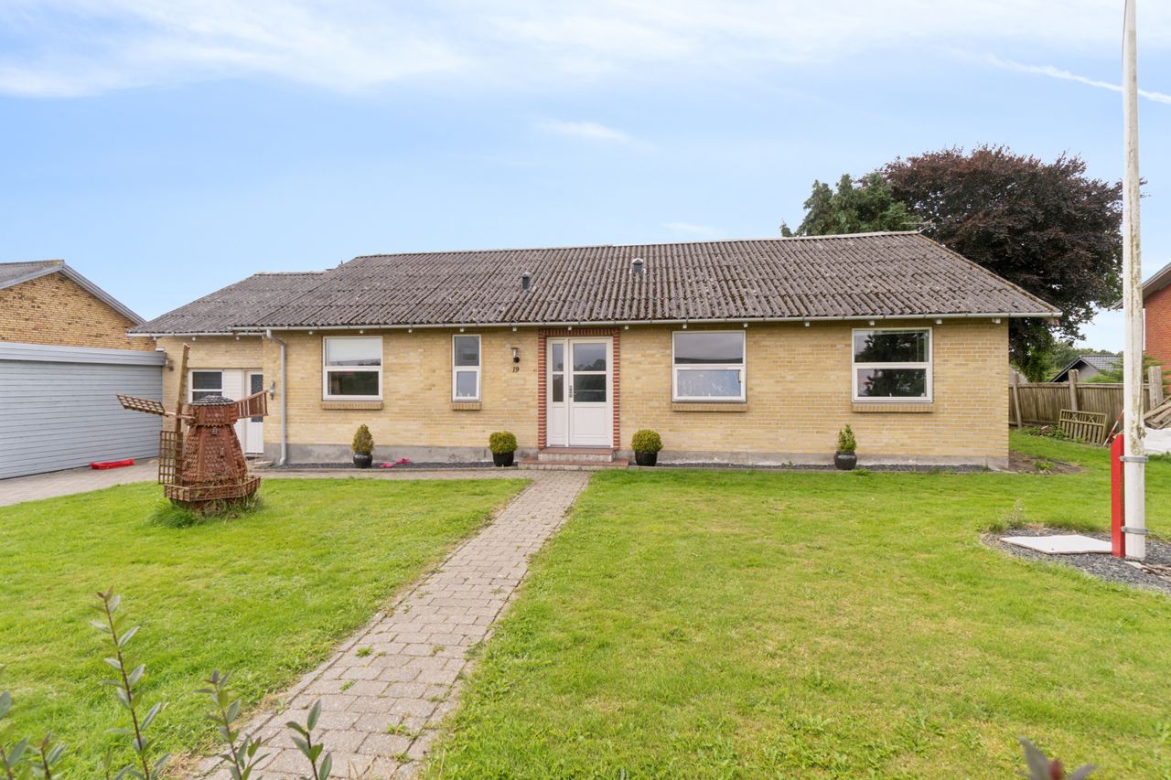 Ejendomsbillede 2 af 23