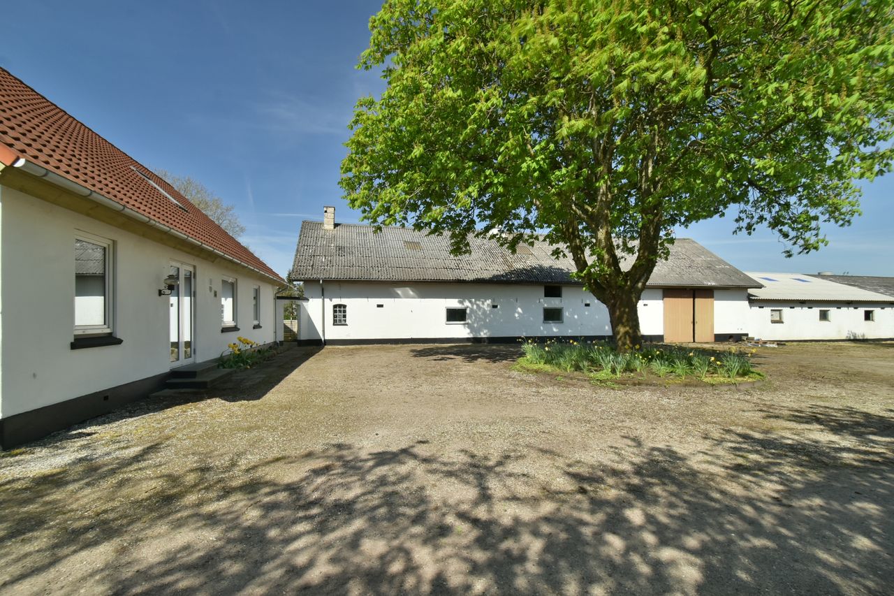 Ejendomsbillede 2 af 51