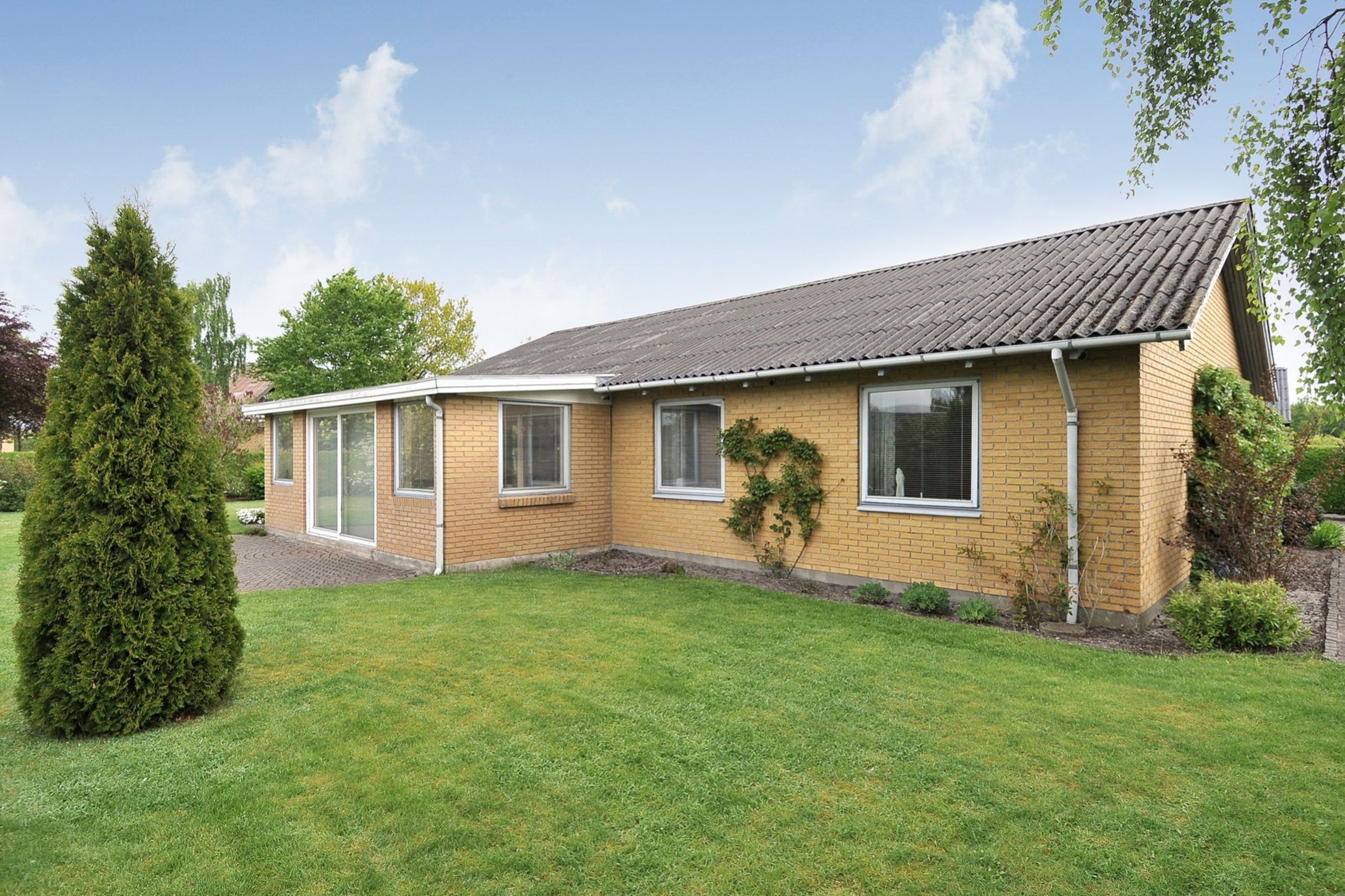 Østvænget 5, Hodsager Villa