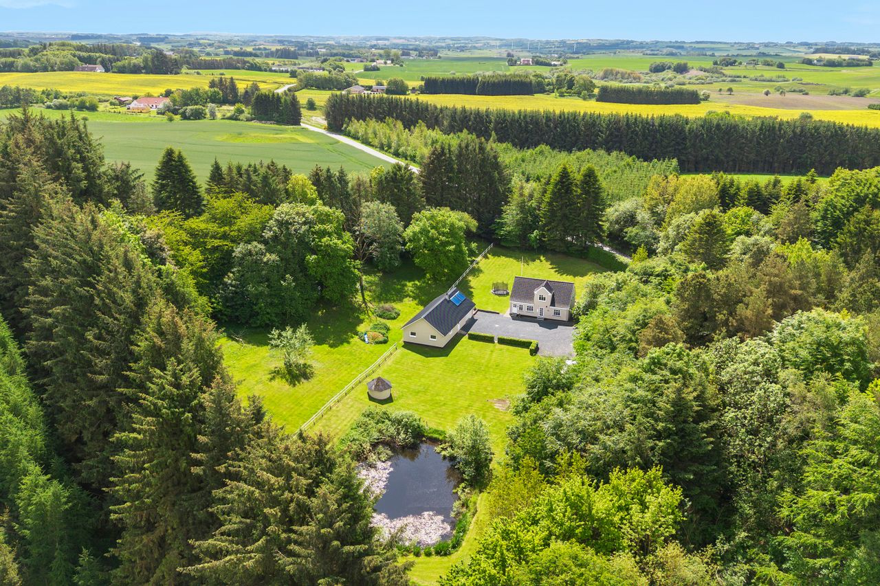 Ejendomsbillede 2 af 30