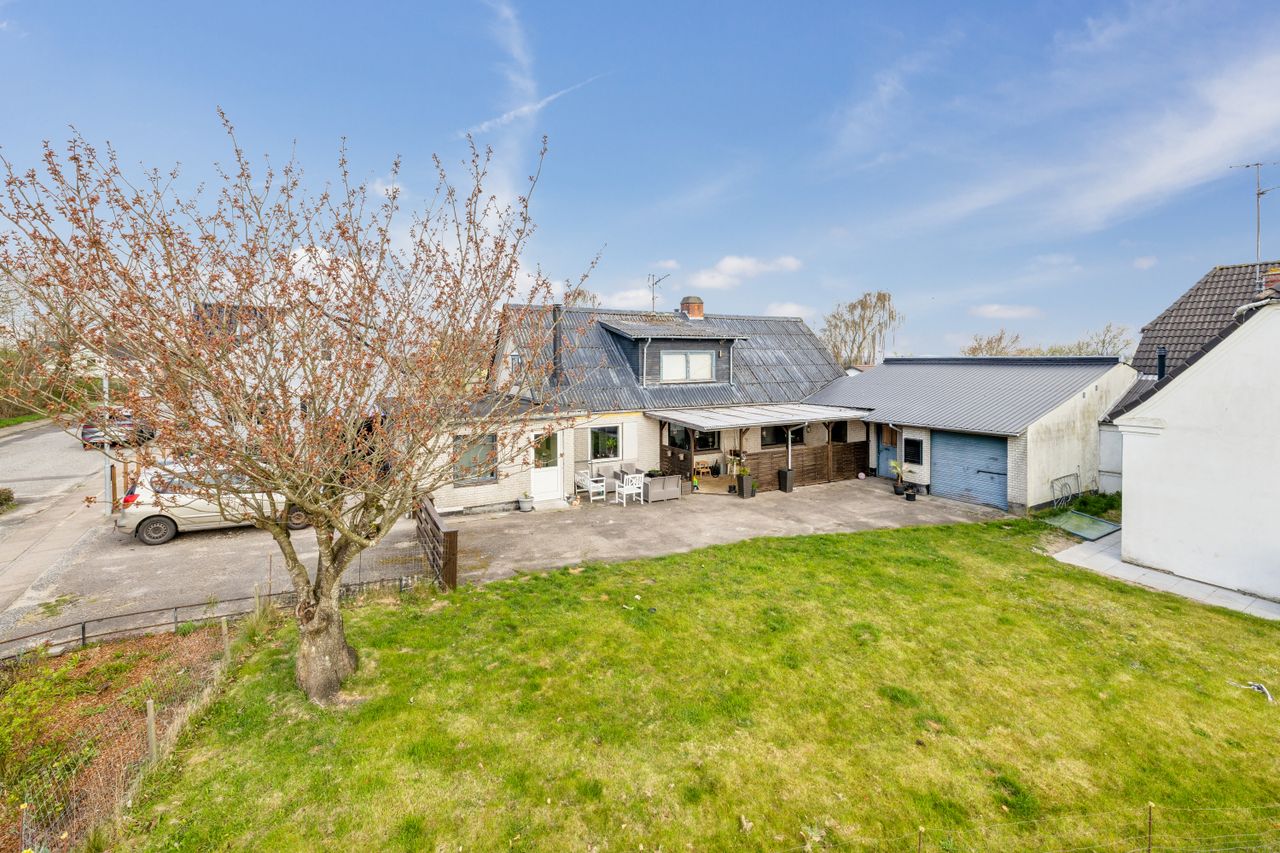 Ejendomsbillede 2 af 17