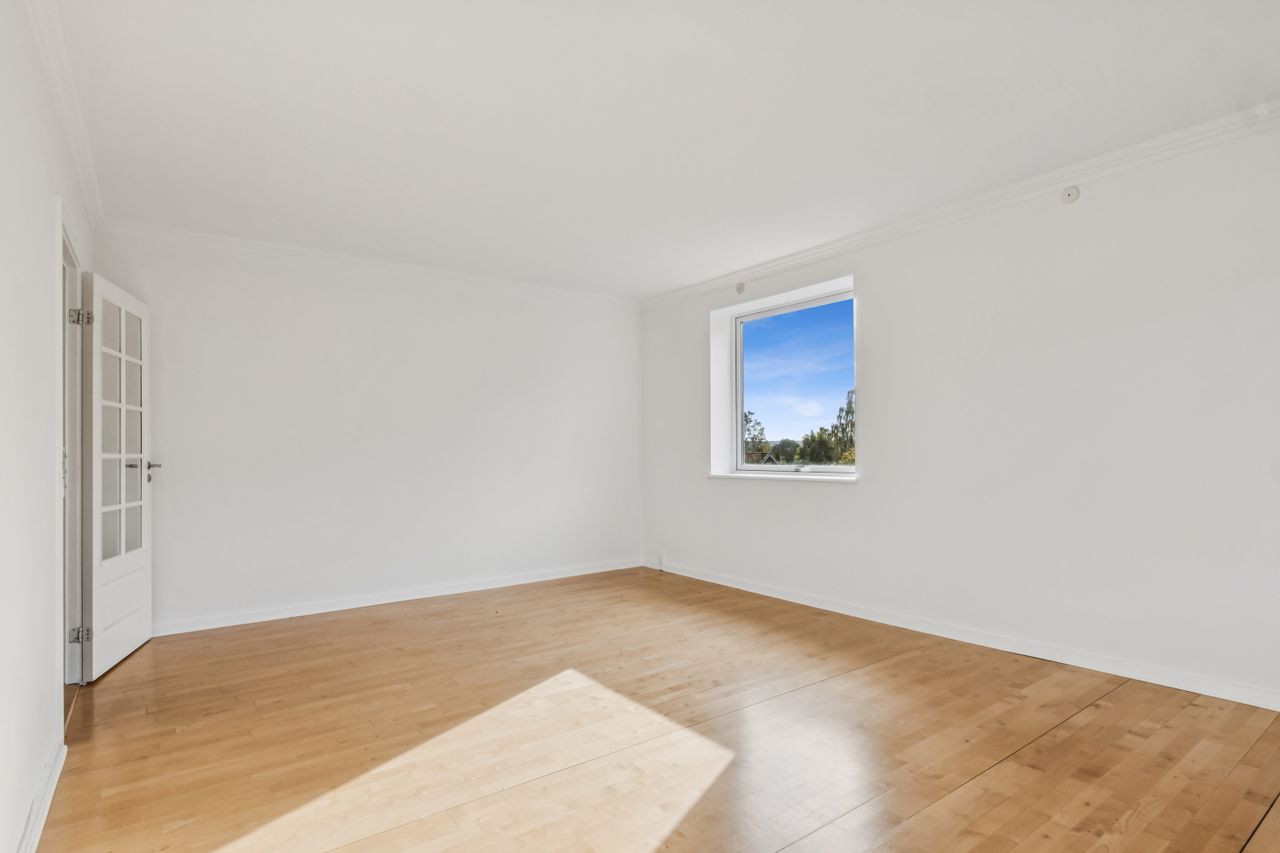 Ejendomsbillede 2 af 27