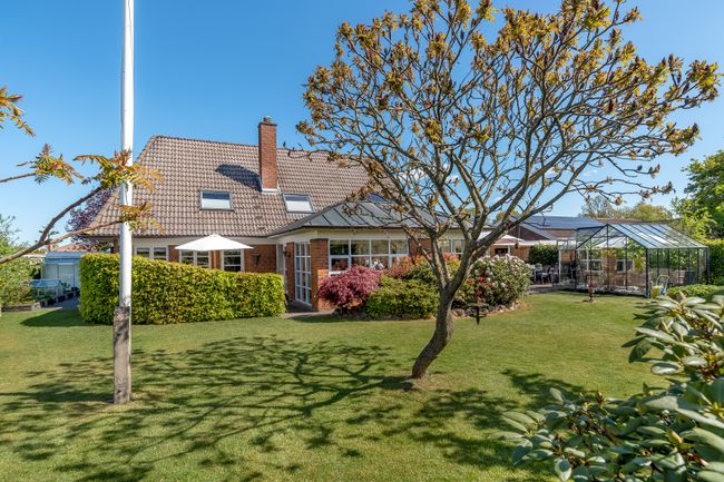 Rønne Alle 80,  Villa