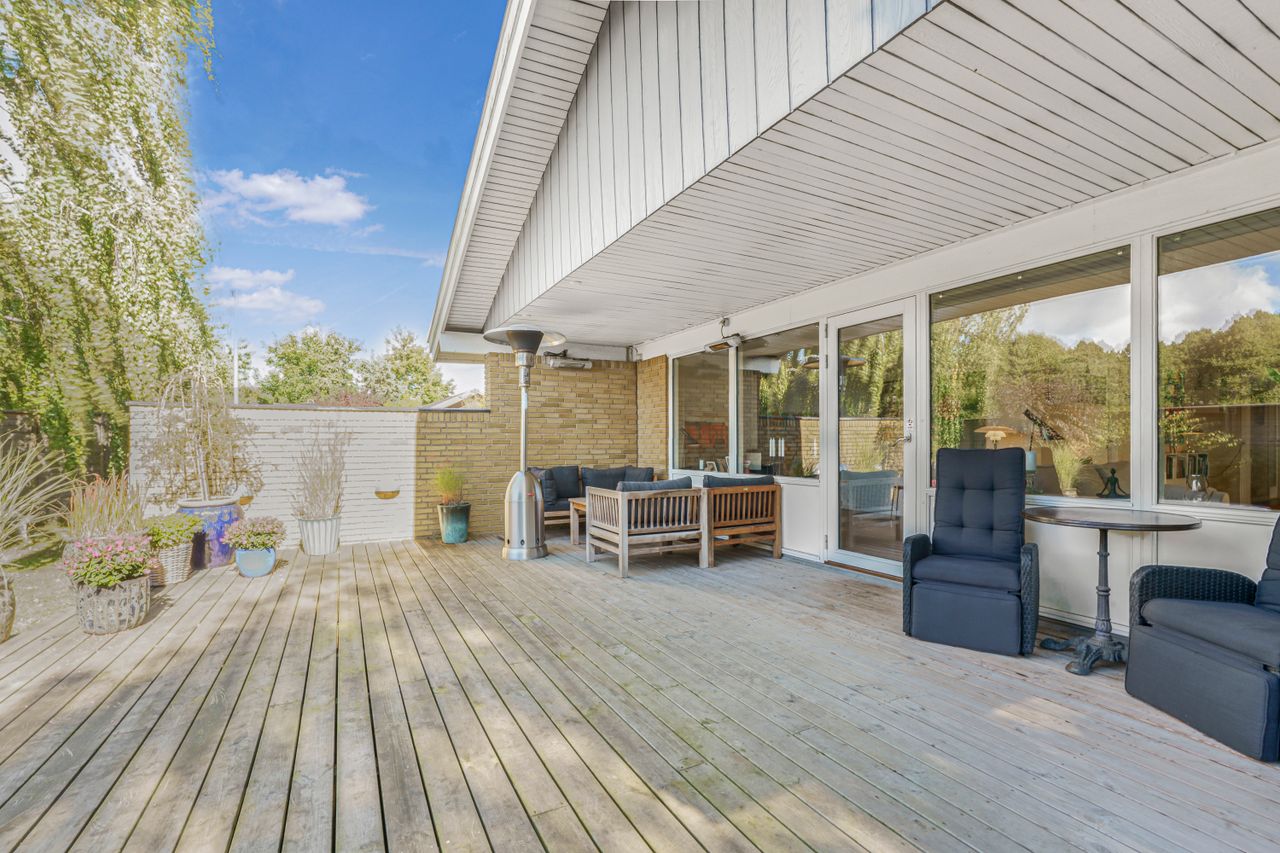 Ejendomsbillede 2 af 25