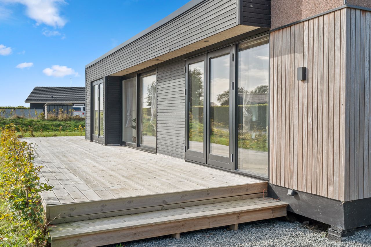 Ejendomsbillede 2 af 16