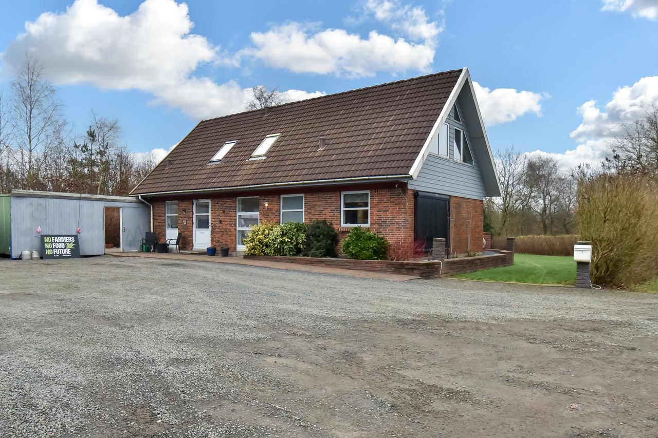 Ejendomsbillede 2 af 33