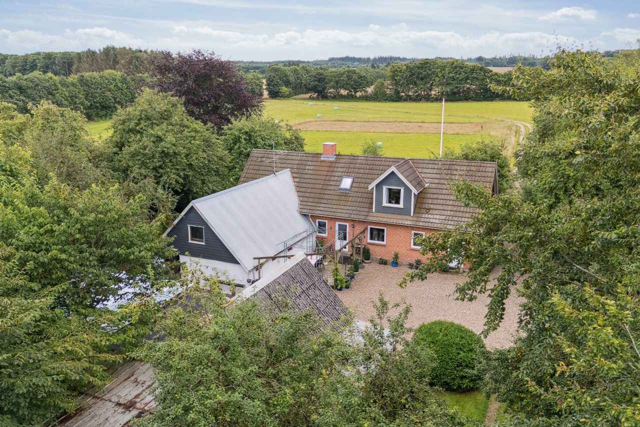 Ejendomsbillede 2 af 21