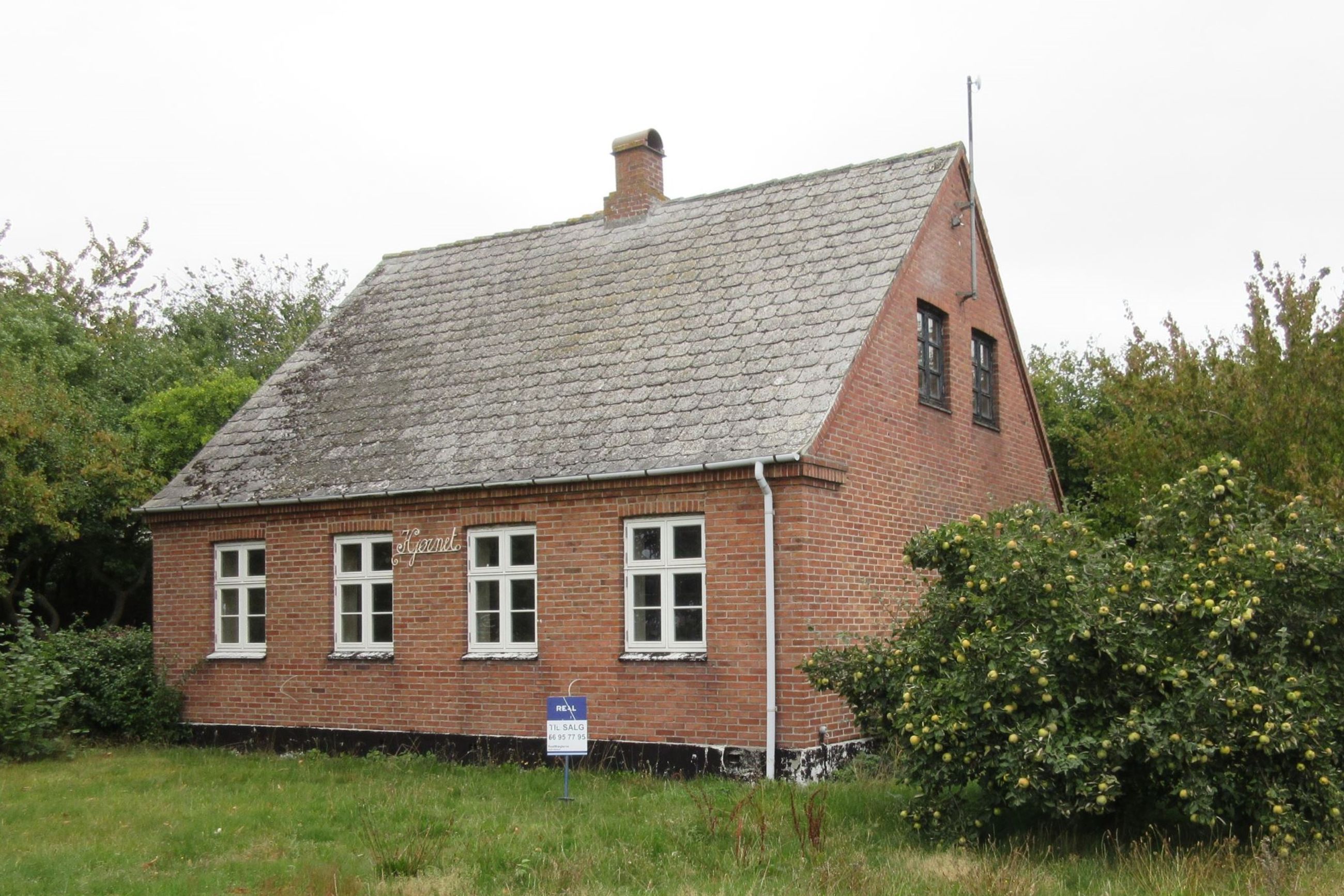 Kirkevej 1-3, Nylars Villa