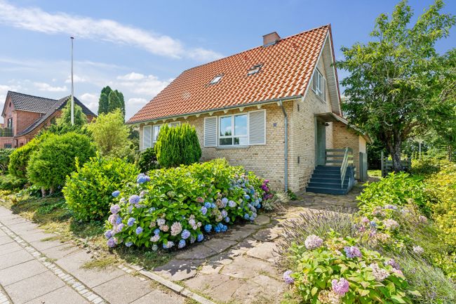 Skovvejen 23,  Villa