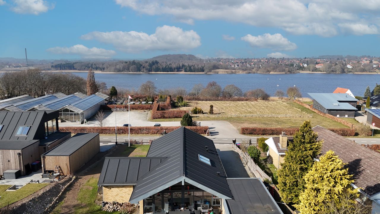 Ejendomsbillede 2 af 19