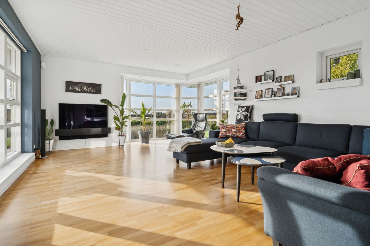 Ejendomsbillede 3 af 32