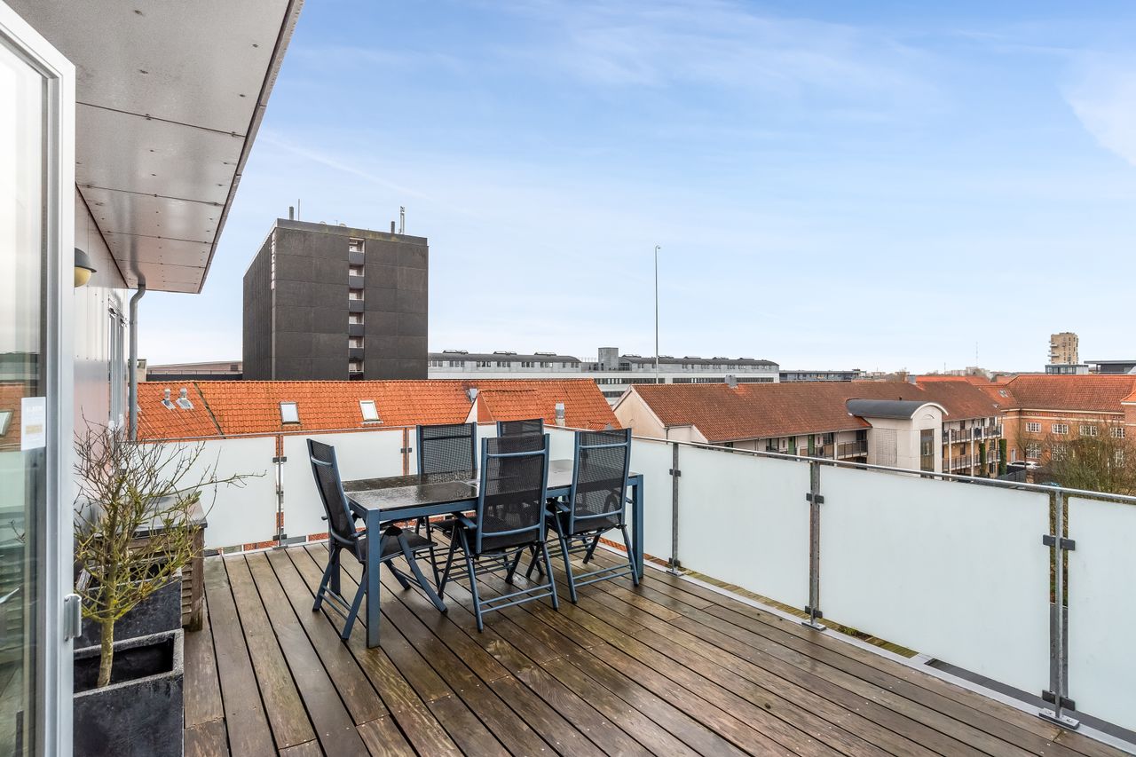 Ejendomsbillede 2 af 23