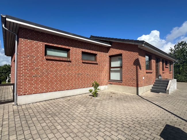 Højbjerg Byvej 4,  Villa