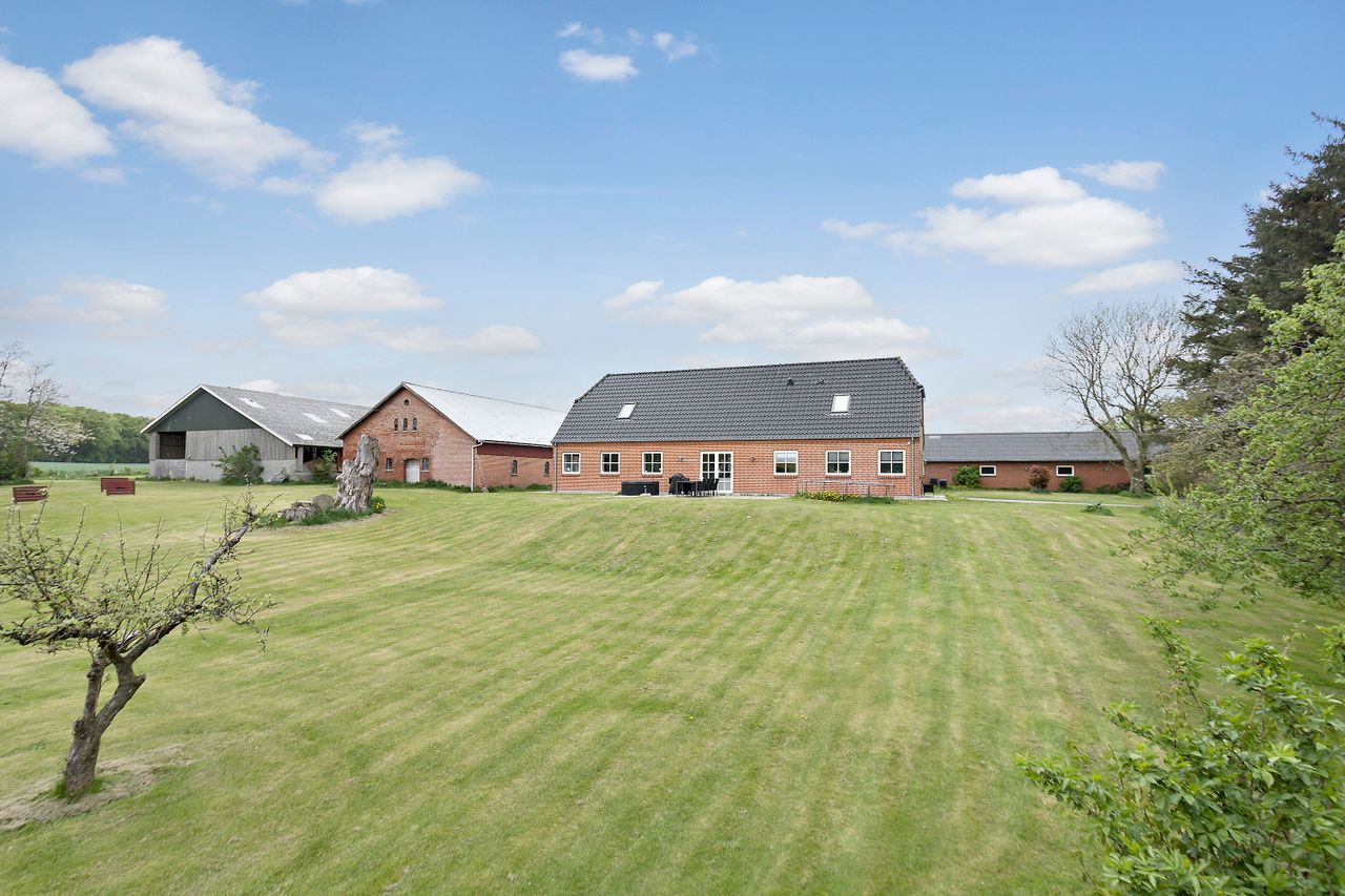 Ejendomsbillede 2 af 37