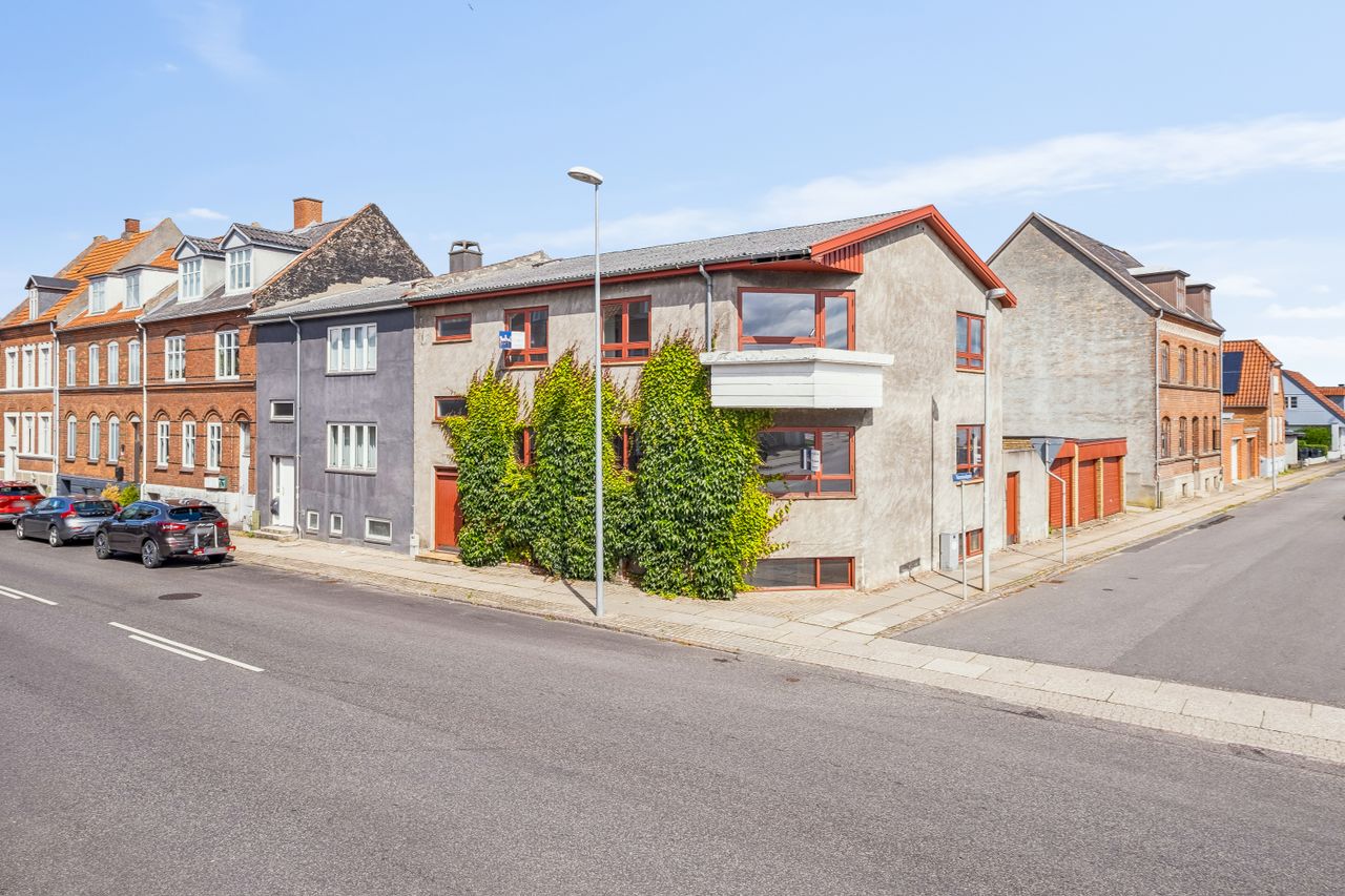 Ejendomsbillede 2 af 43