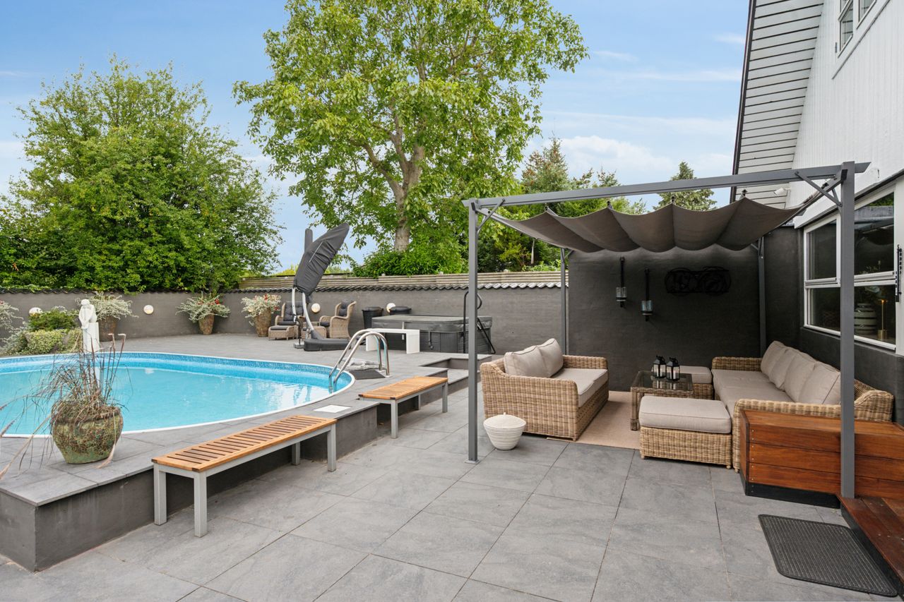 Ejendomsbillede 3 af 24