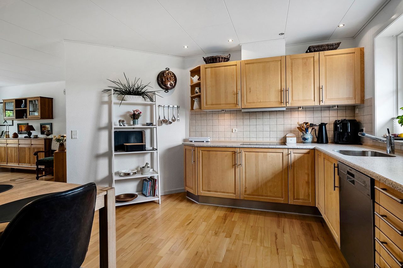 Ejendomsbillede 3 af 16