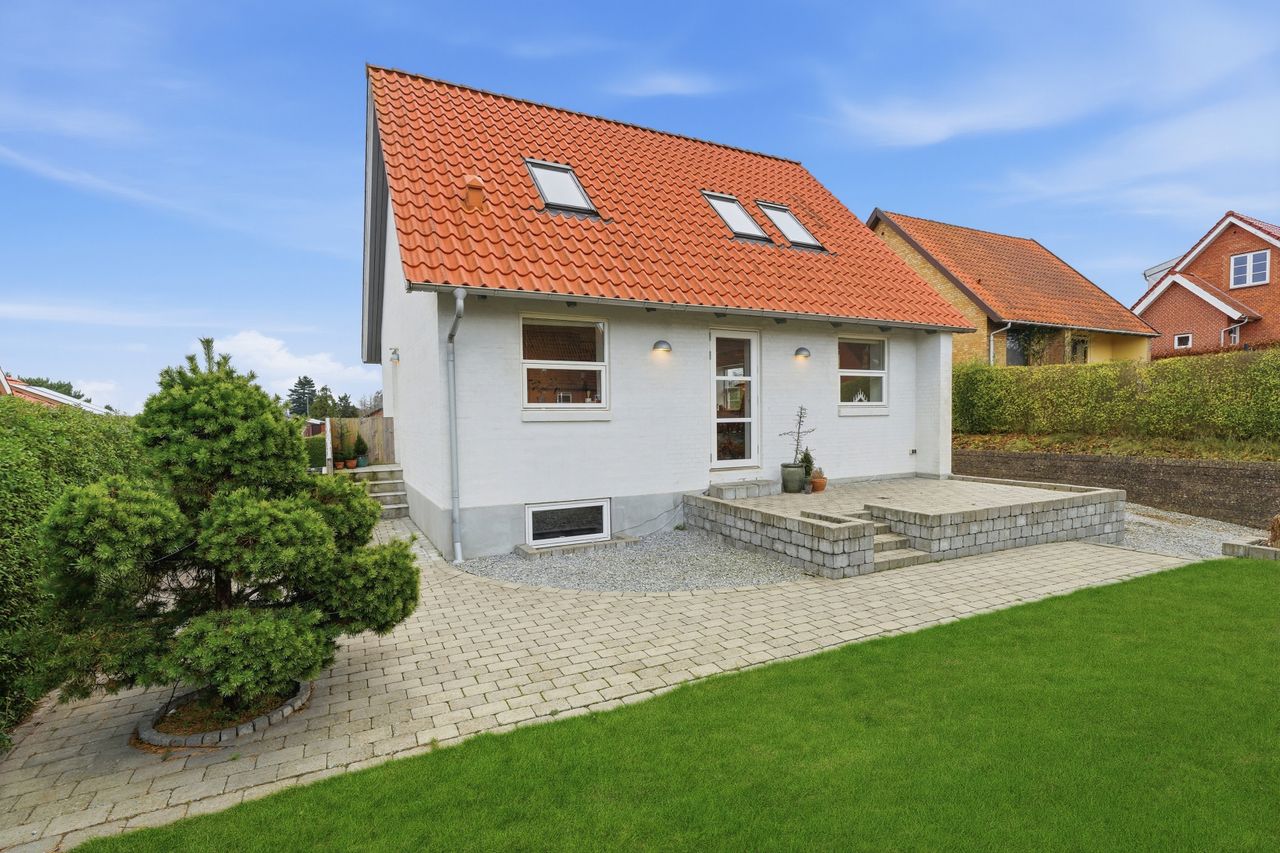 Ejendomsbillede 2 af 12