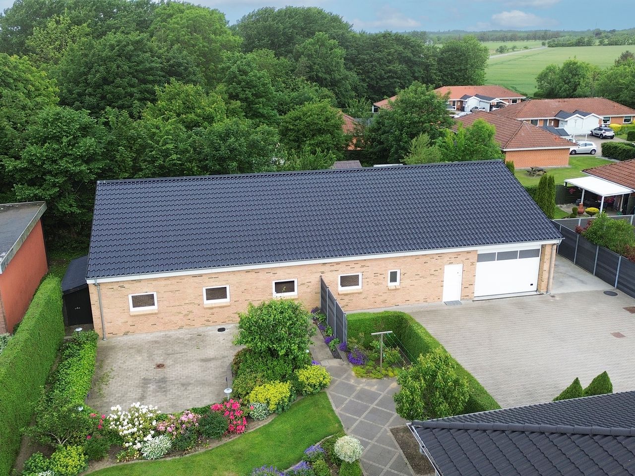 Ejendomsbillede 2 af 39