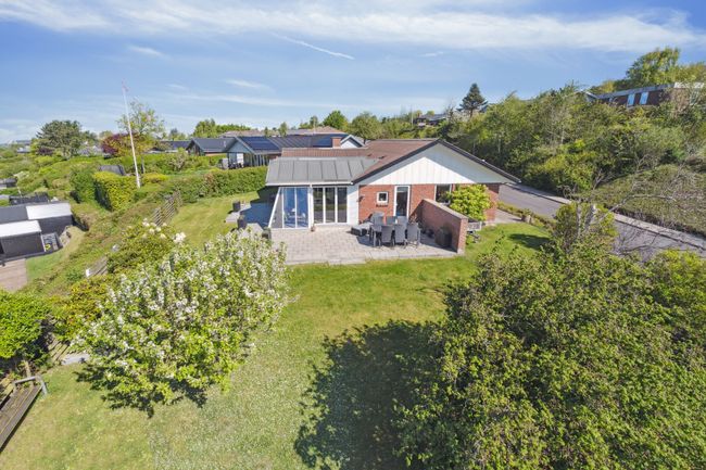 Plutonvej 42,  Villa