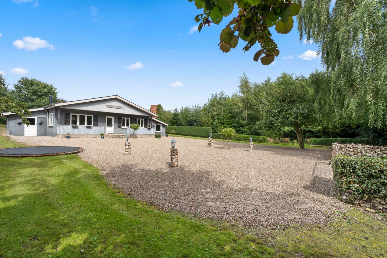 Ejendomsbillede 2 af 13