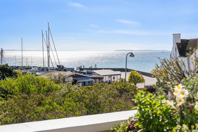 Strandvejen 157B, 1. th Ejerlejlighed