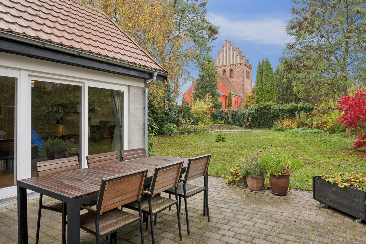 Ejendomsbillede 2 af 24