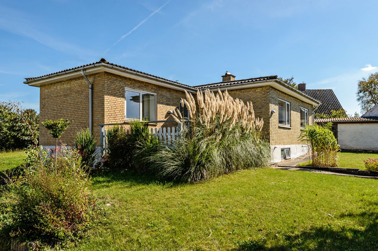 Ejendomsbillede 2 af 32