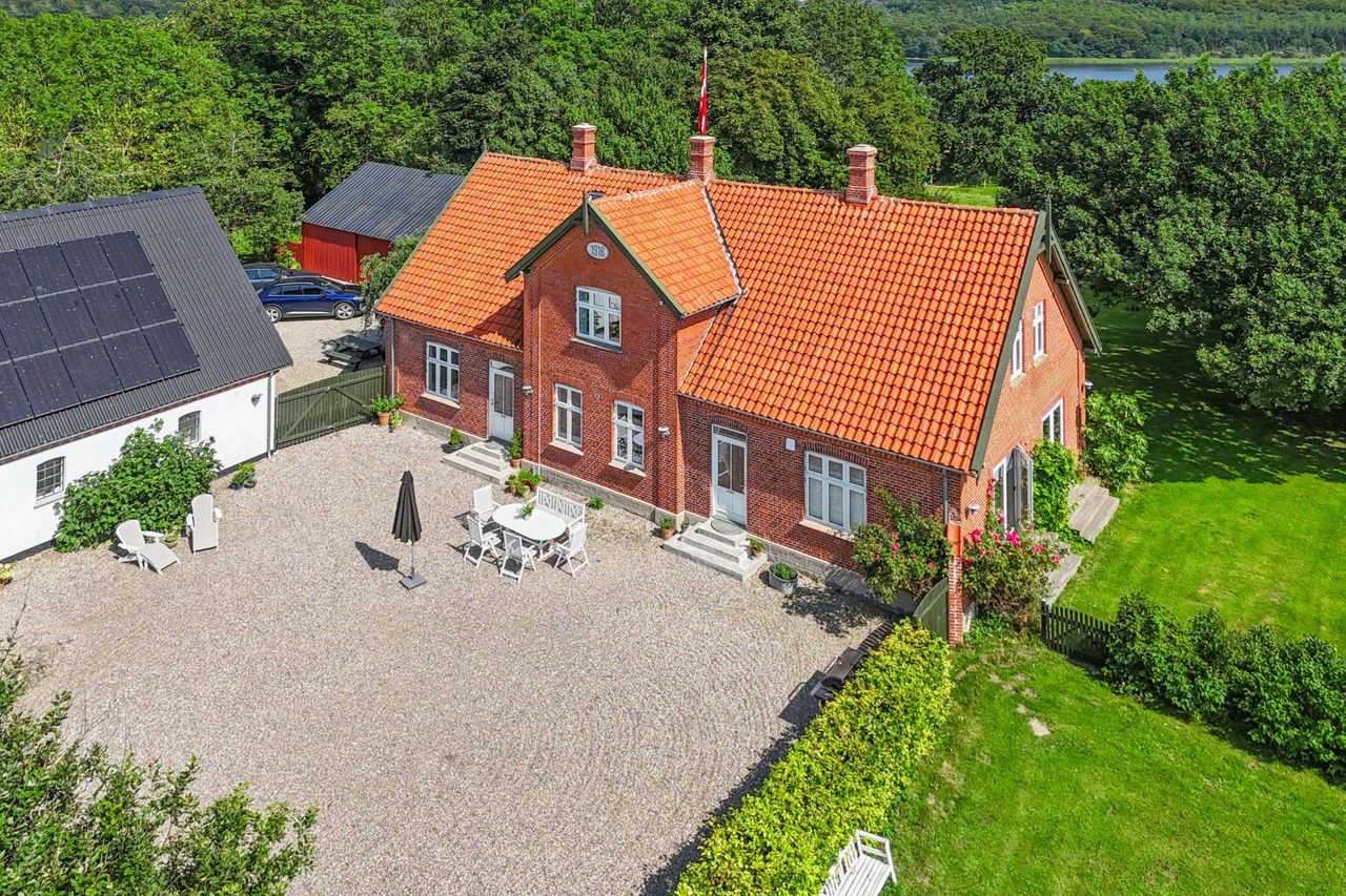 Ejendomsbillede 3 af 43