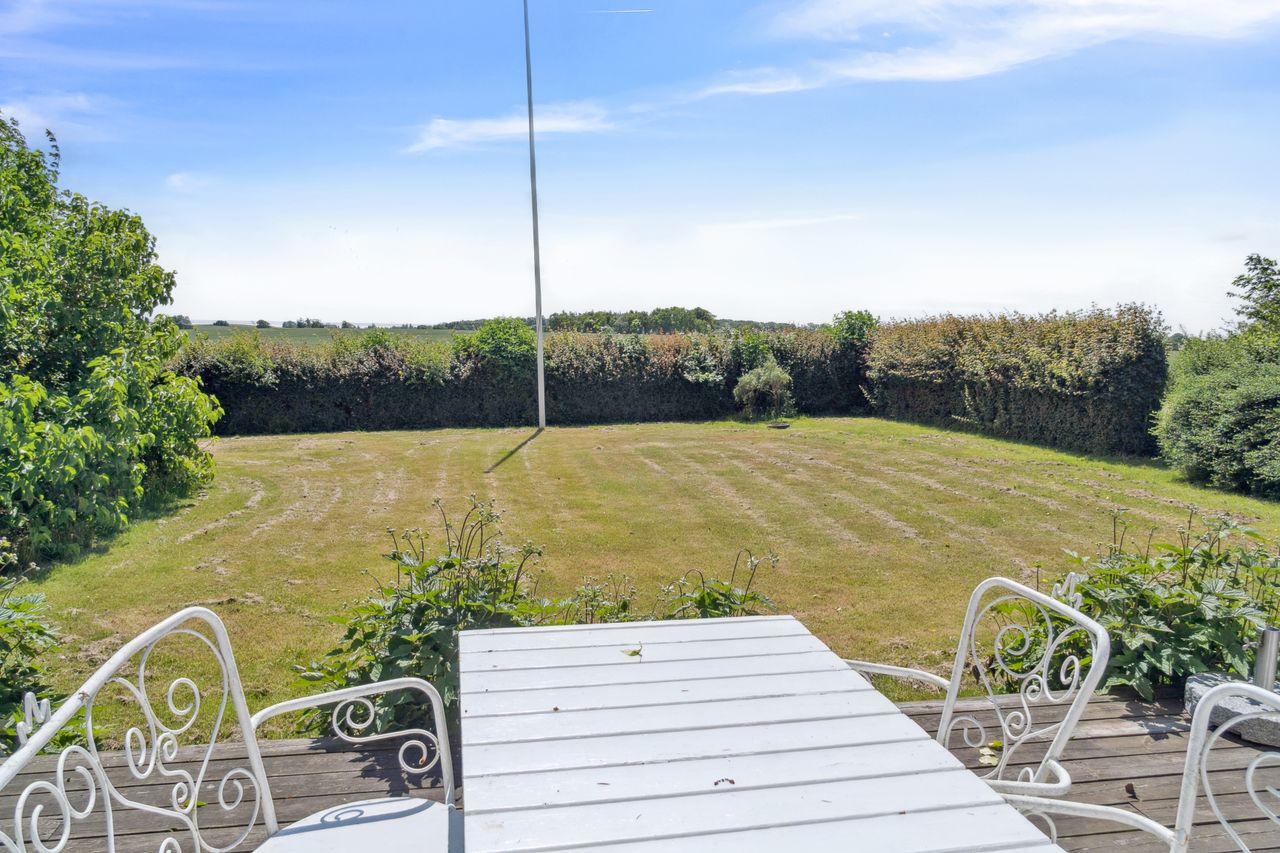 Ejendomsbillede 2 af 27