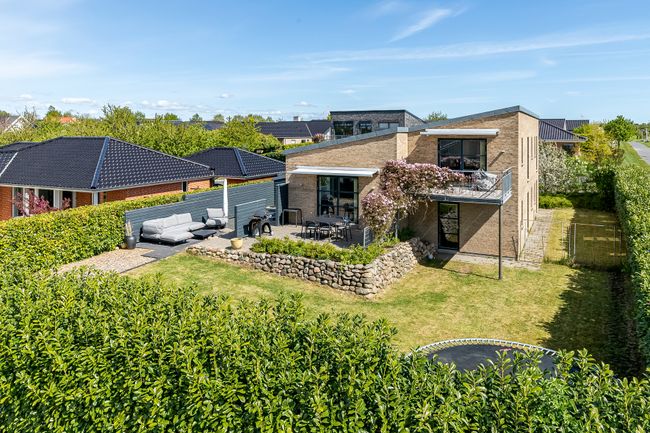 Ærøvænget 52,  Villa