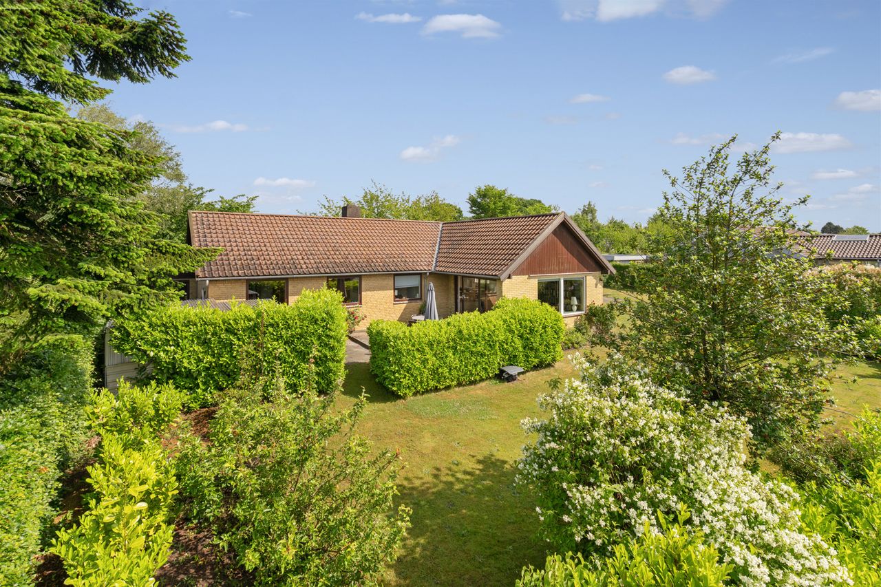 Ejendomsbillede 2 af 27