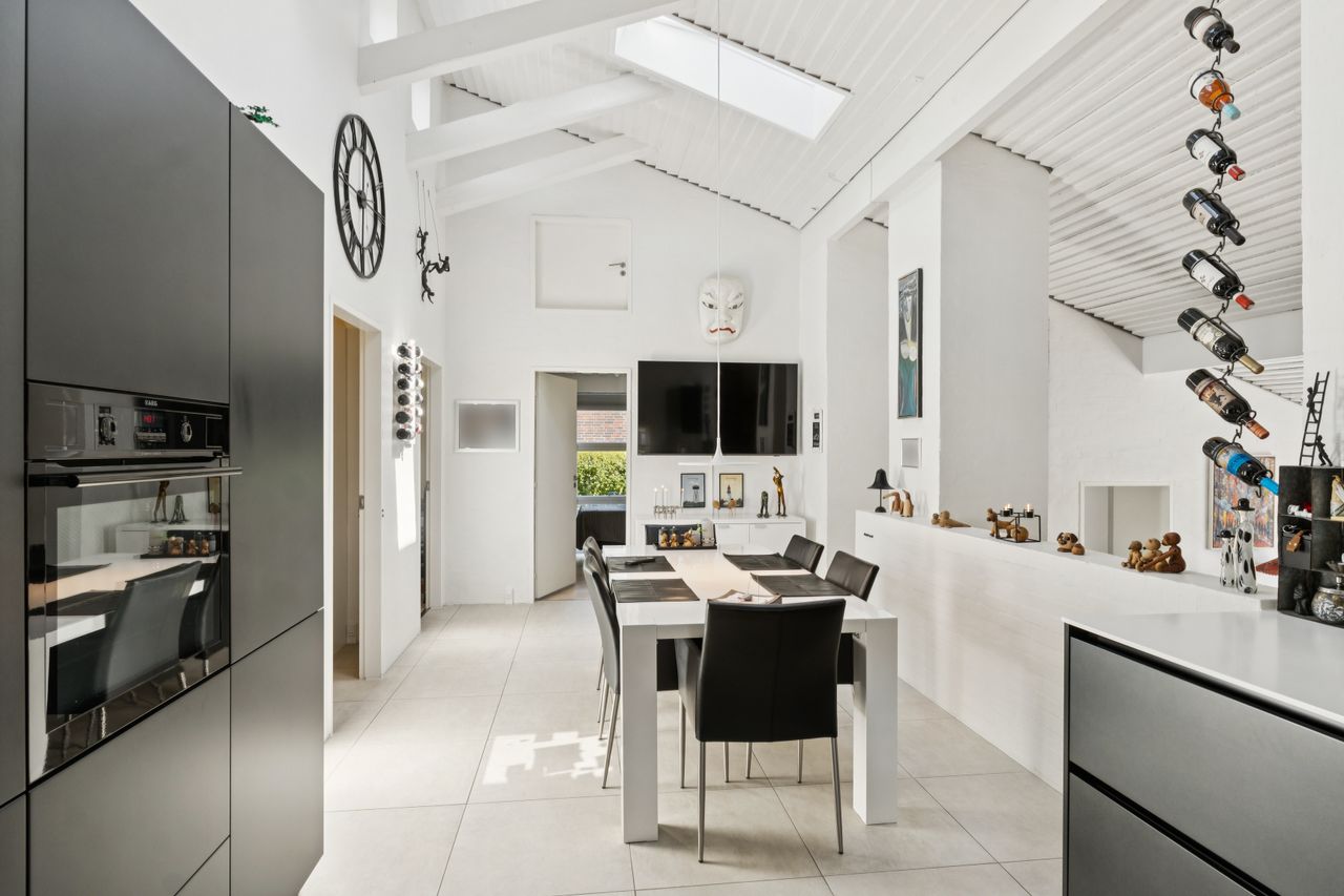 Ejendomsbillede 2 af 25