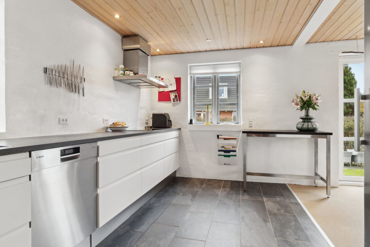 Ejendomsbillede 2 af 43