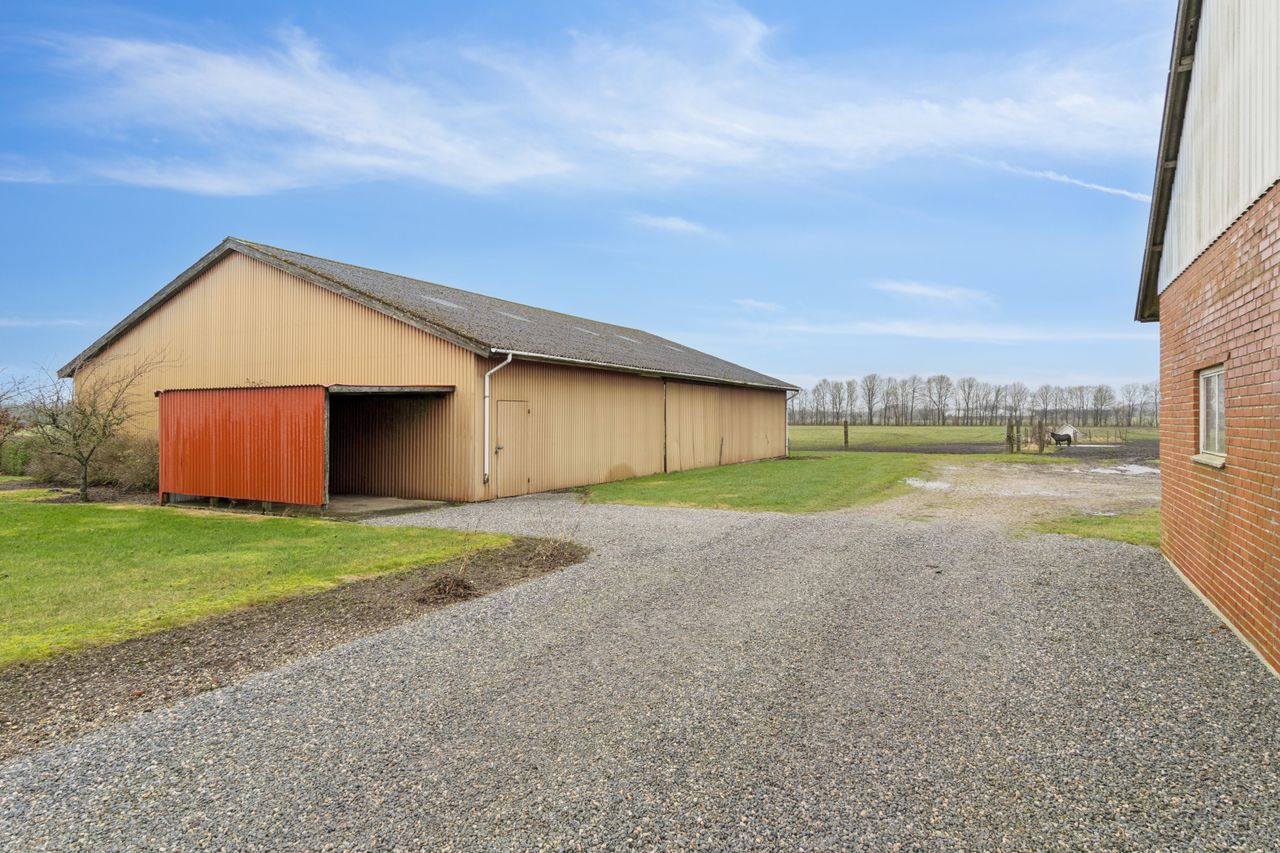 Ejendomsbillede 2 af 16