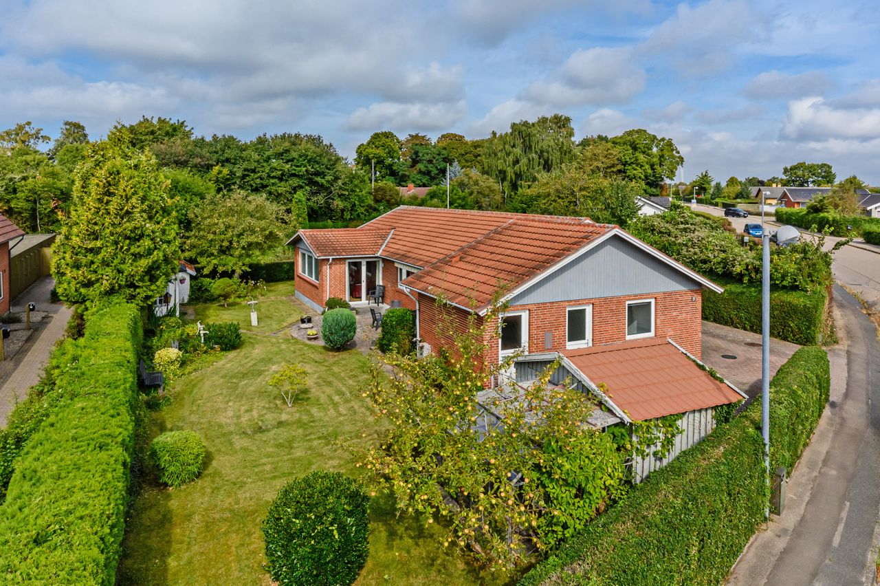 Ejendomsbillede 2 af 33