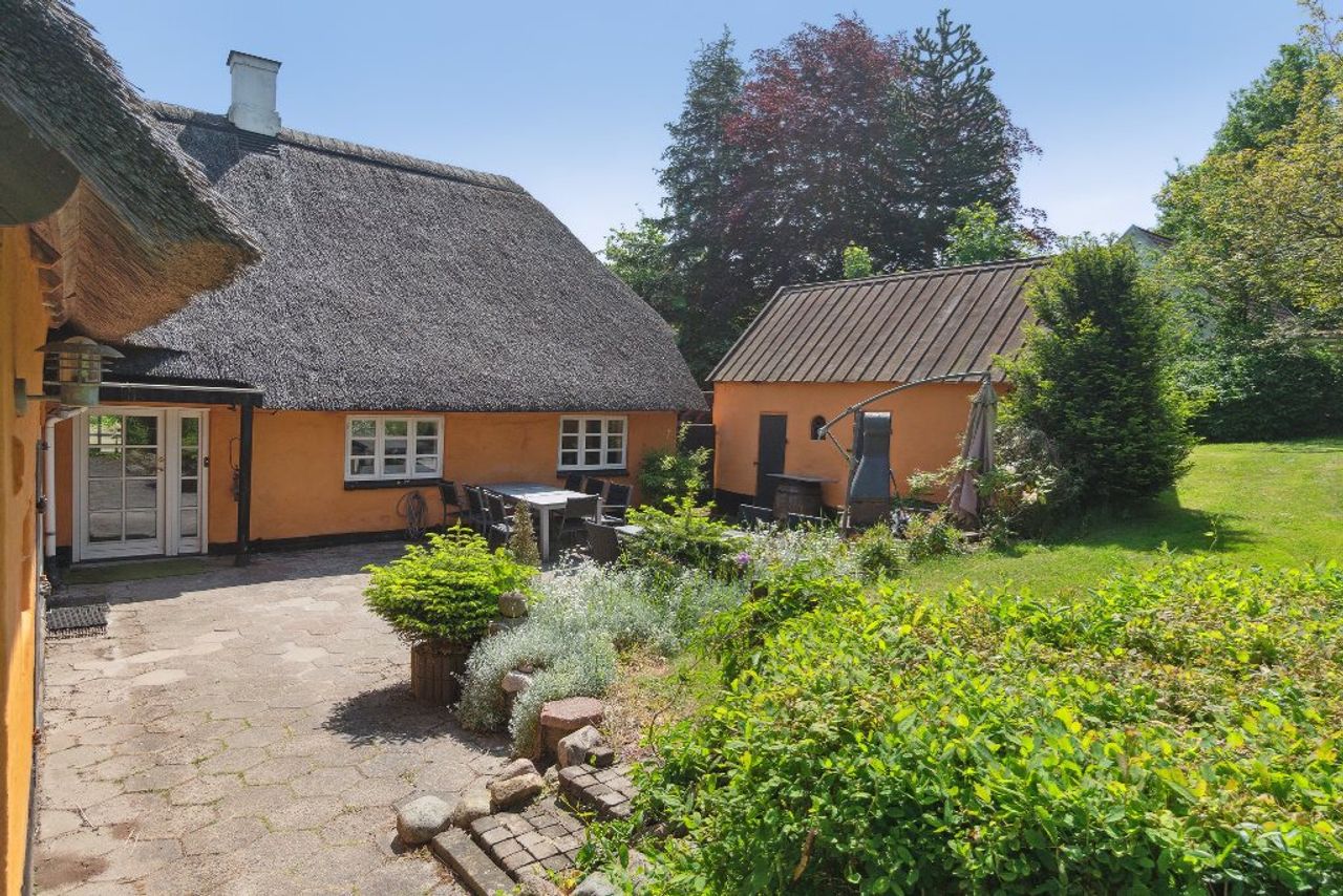 Ejendomsbillede 2 af 24