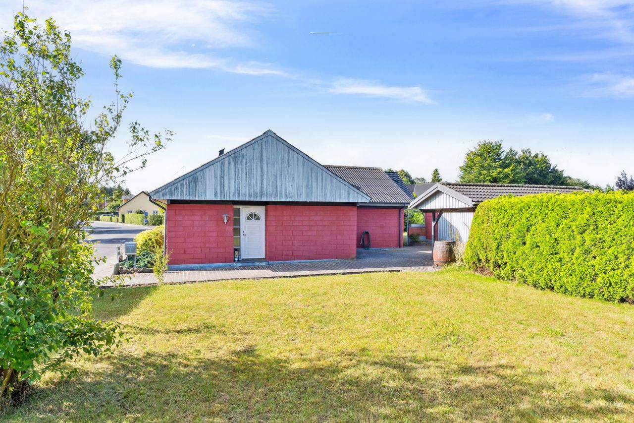 Ejendomsbillede 3 af 12