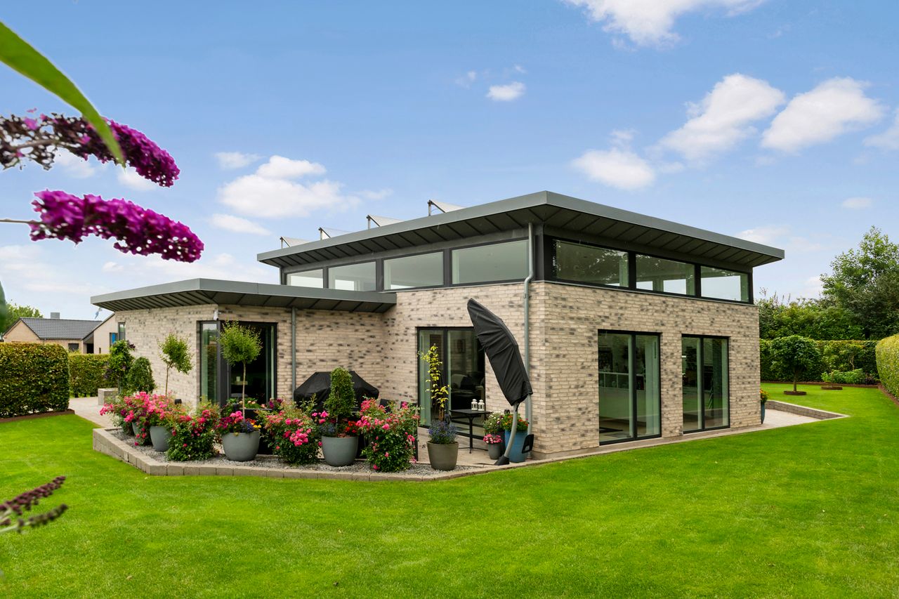 Ejendomsbillede 2 af 35