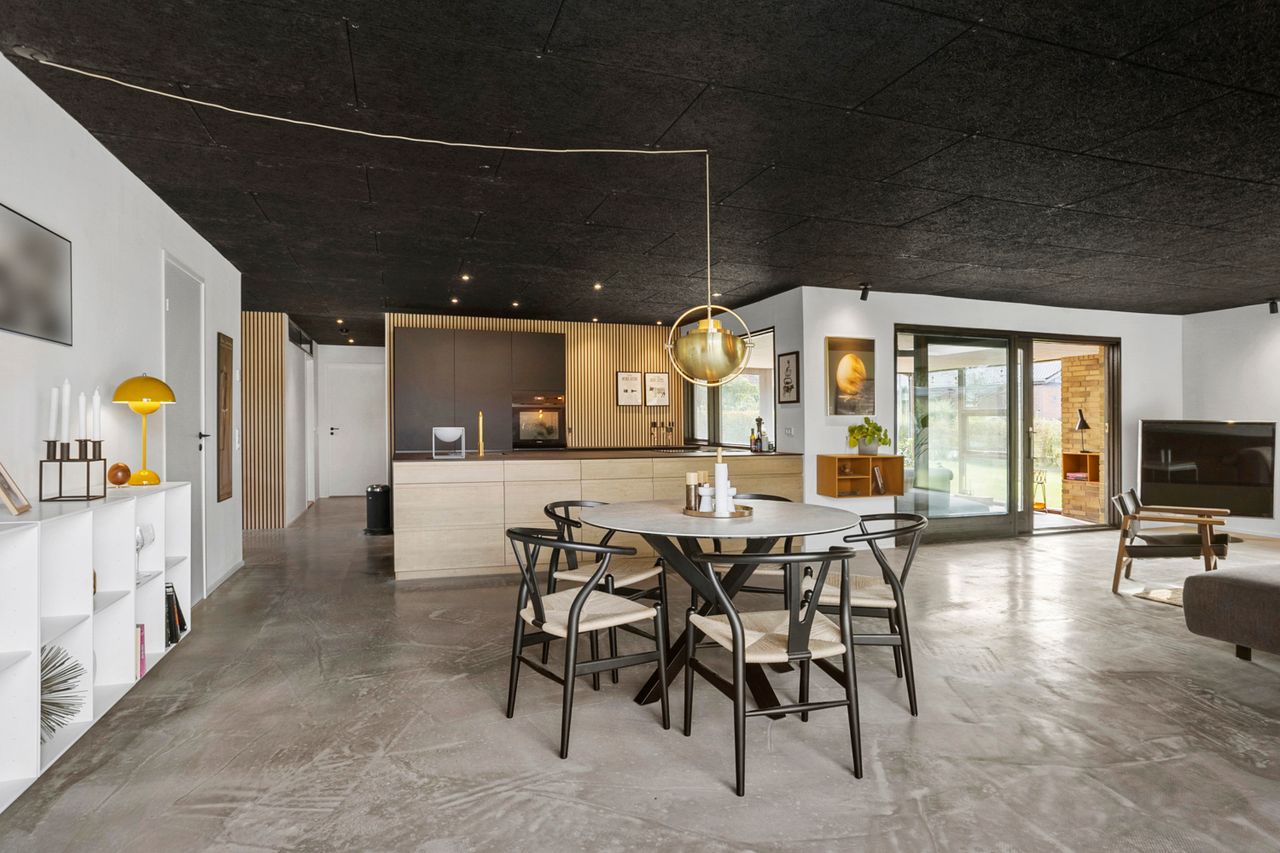 Ejendomsbillede 3 af 16