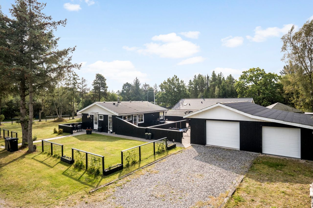 Ejendomsbillede 2 af 25