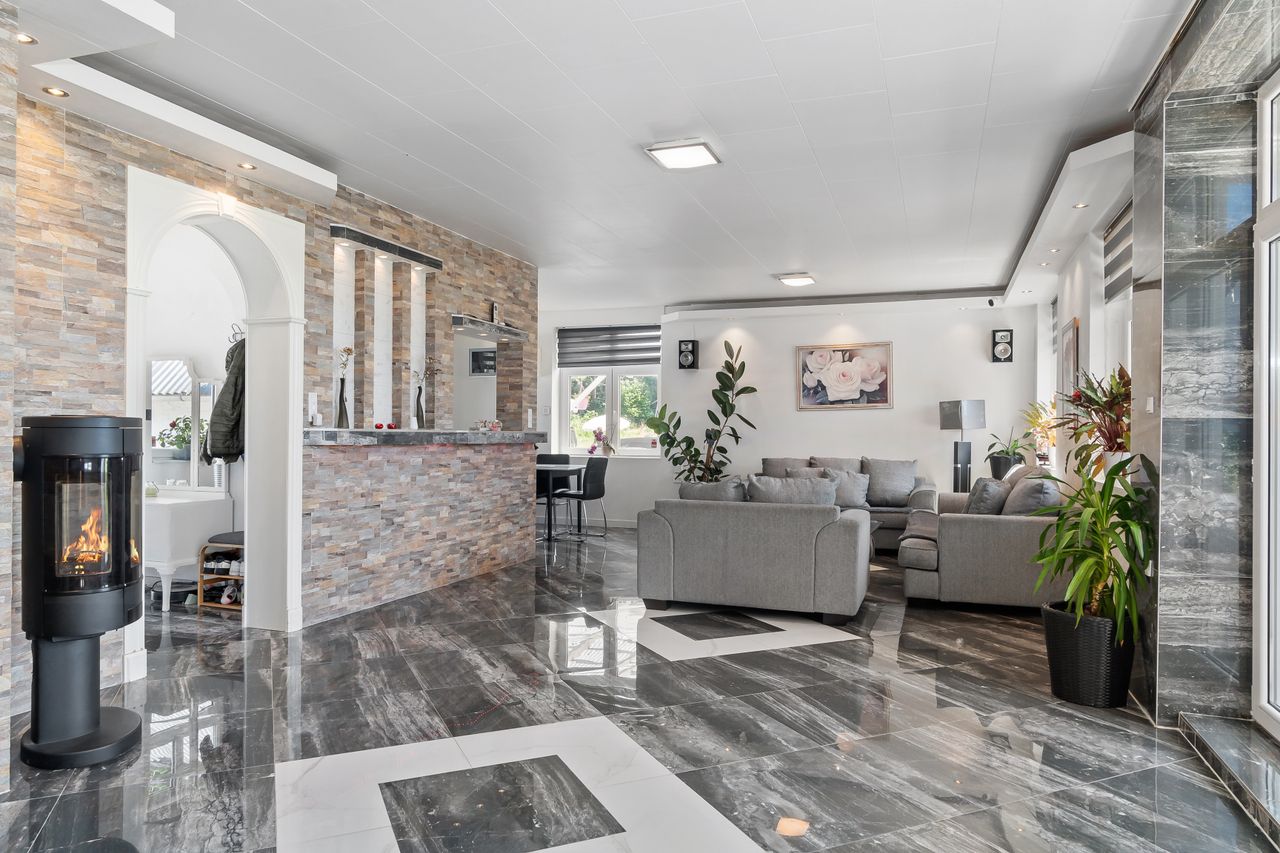 Ejendomsbillede 2 af 27