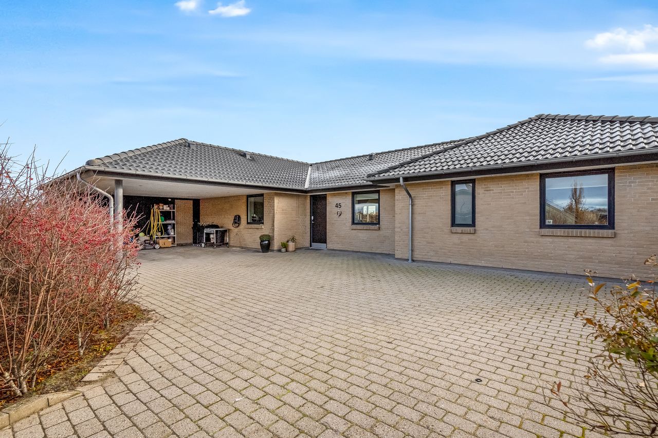 Ejendomsbillede 2 af 29