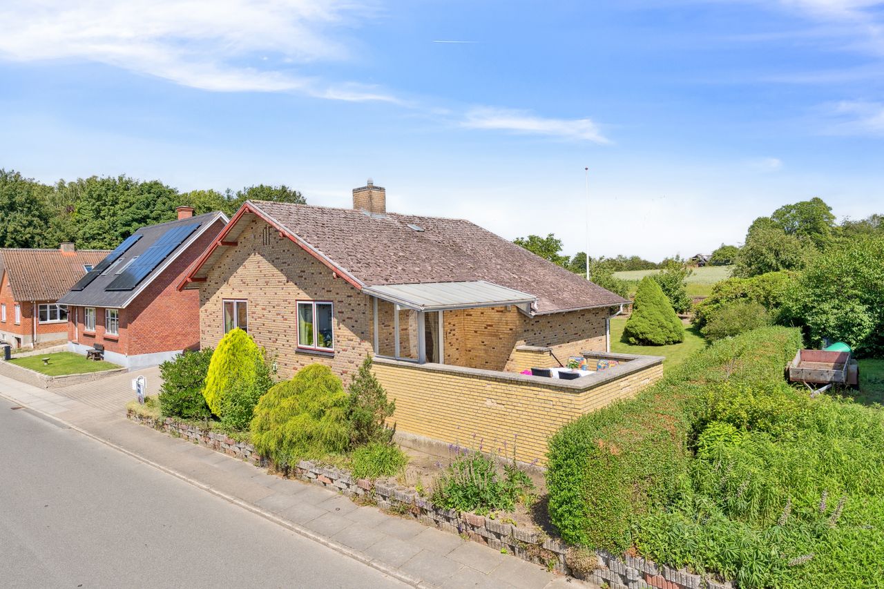 Ejendomsbillede 2 af 25