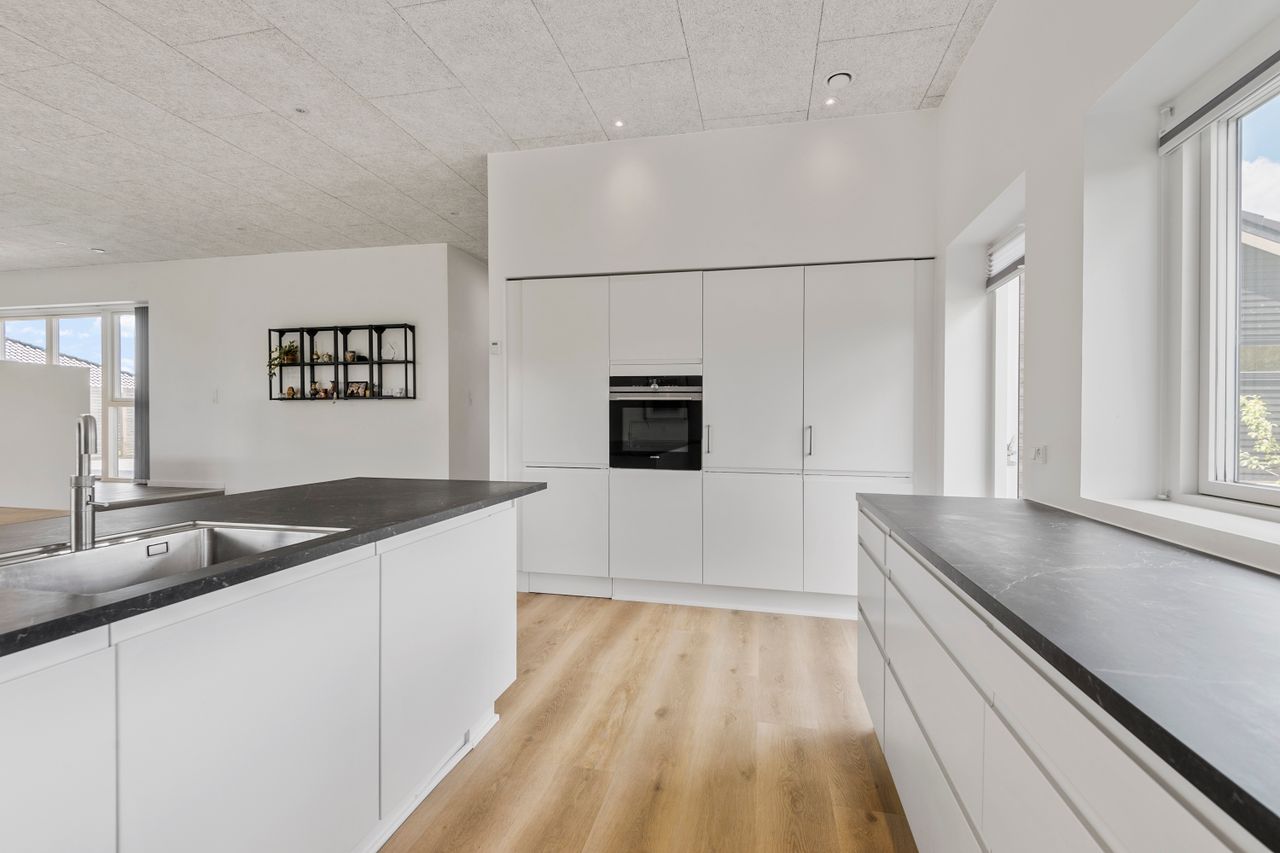 Ejendomsbillede 2 af 25