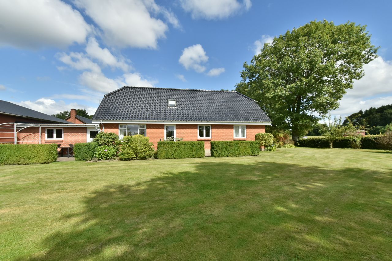 Ejendomsbillede 3 af 43