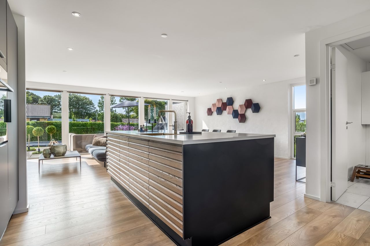 Ejendomsbillede 2 af 28